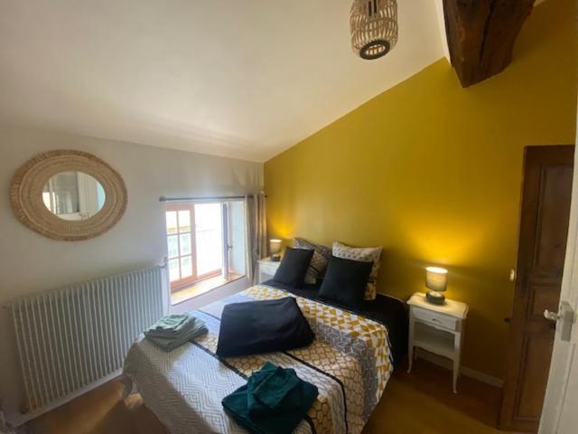 Ferienwohnung La Mansarde De L Abbaye Cluny Exterior foto